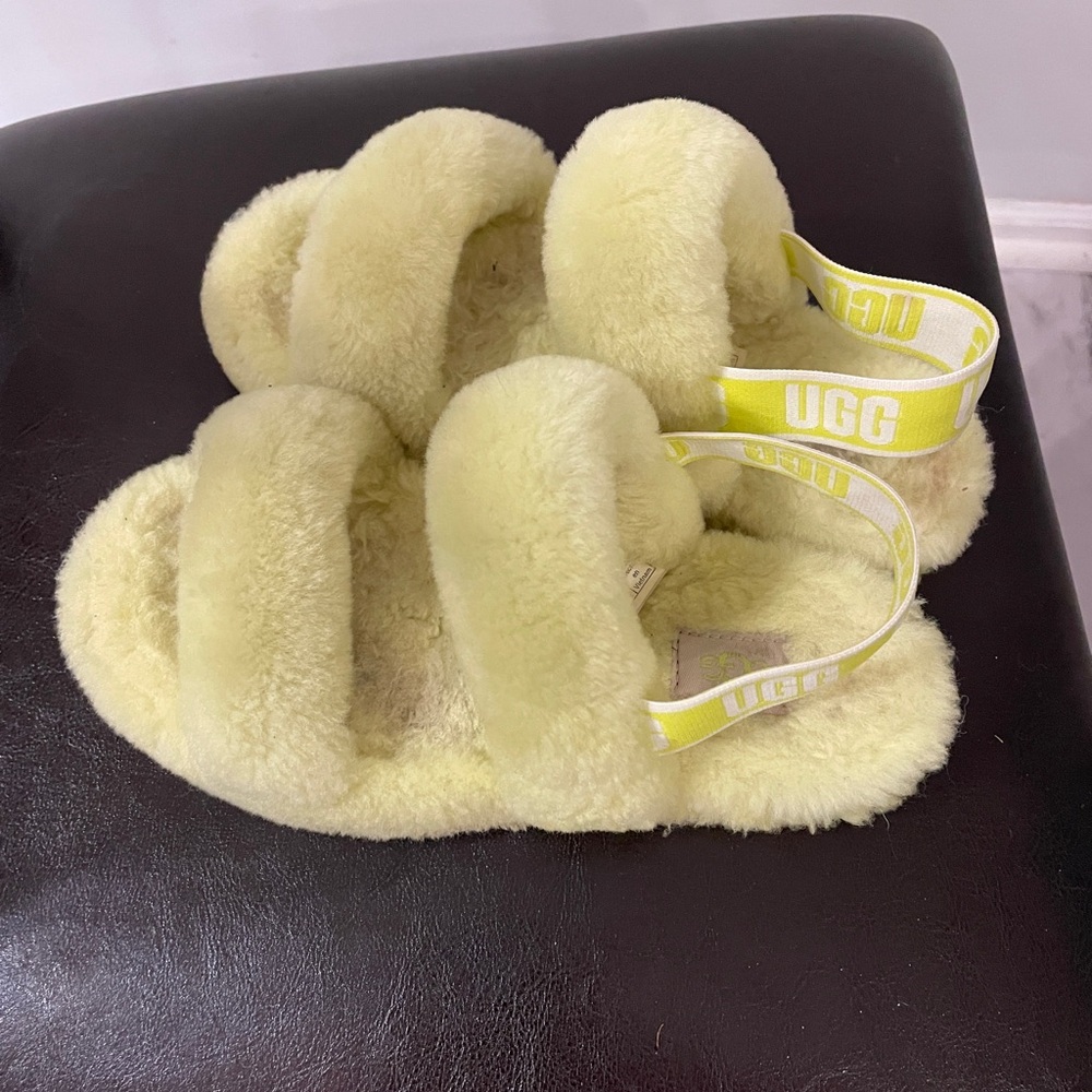 Ugg slippers genuine sterling girls kids size 3
